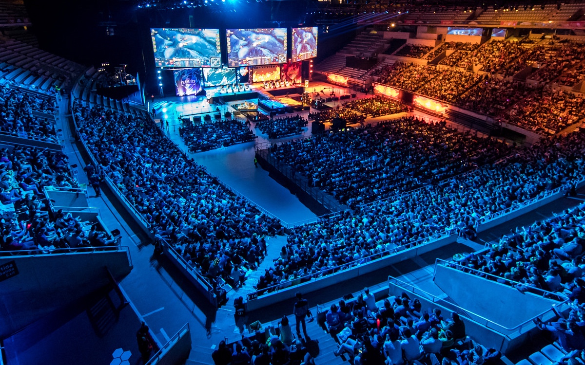 2025LPL年度最佳阵容：Xiaohu、jiejie、Scout、Viper、Meiko